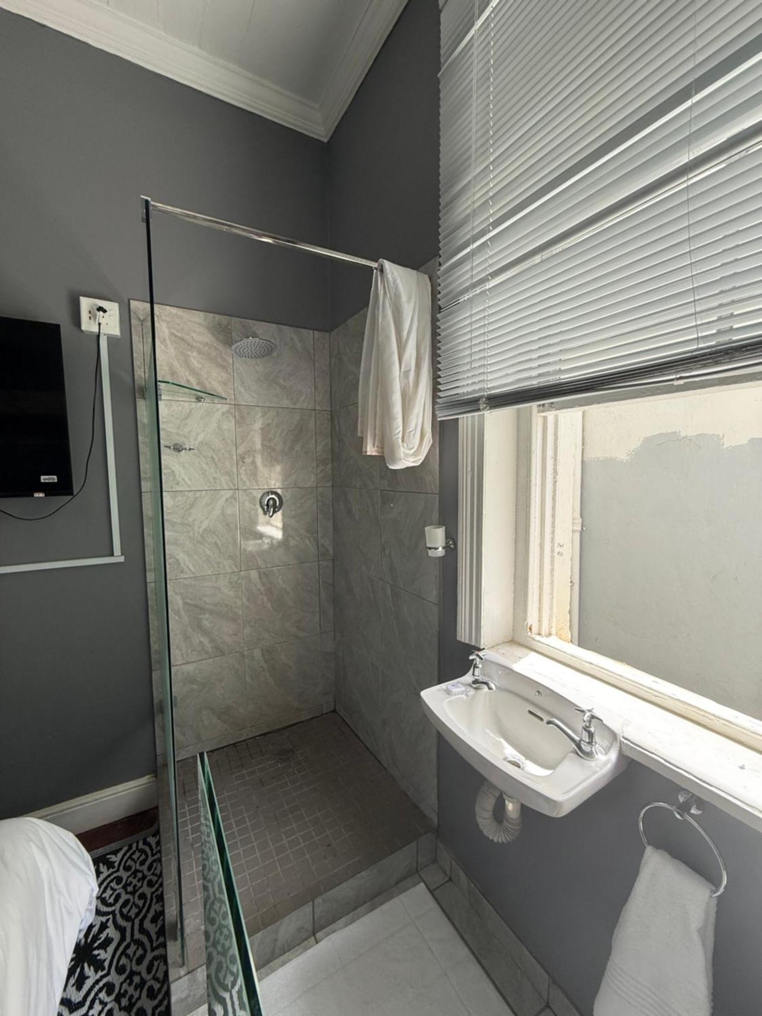 Capepod Sea Point 2*